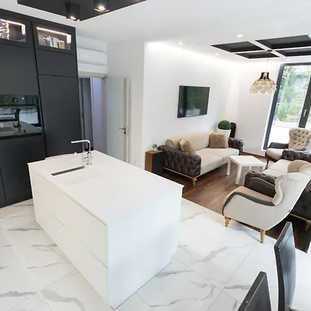 The Terrace Lounge By Rv Apartment *