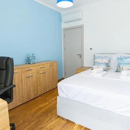 The Terrace Lounge By Rv