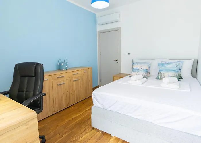 The Terrace Lounge By Rv