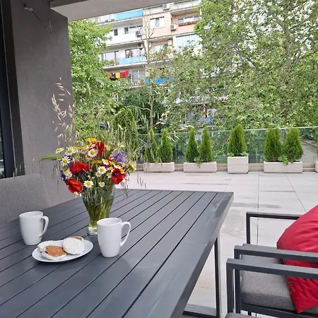 The Terrace Lounge Apartment