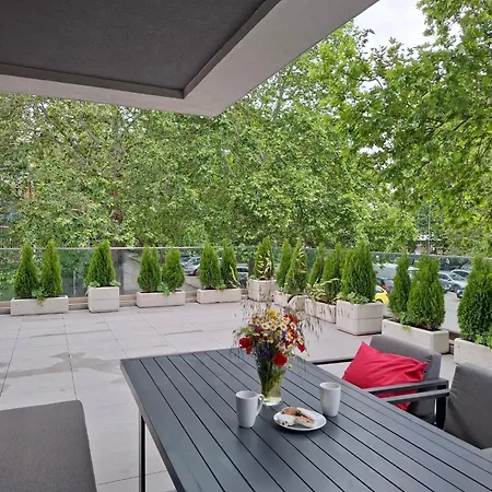 The Terrace Lounge Apartment *