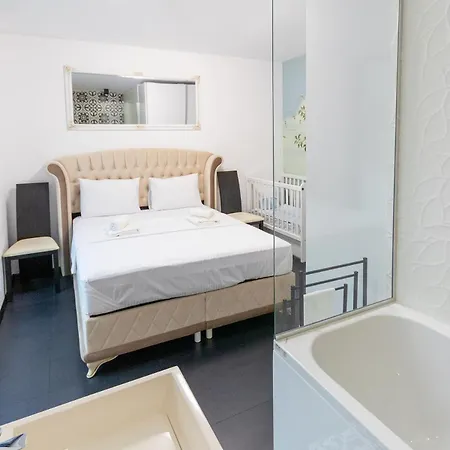 The Terrace Lounge By Rv * Warna