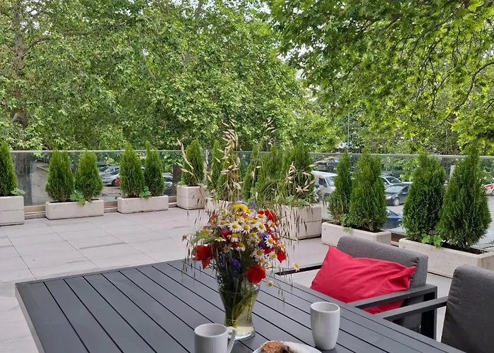 The Terrace Lounge By Rv Apartment