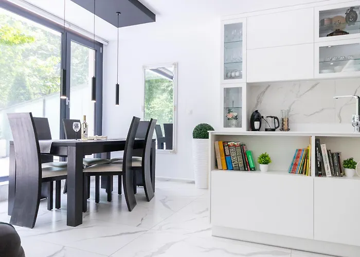 The Terrace Lounge By Rv Apartment