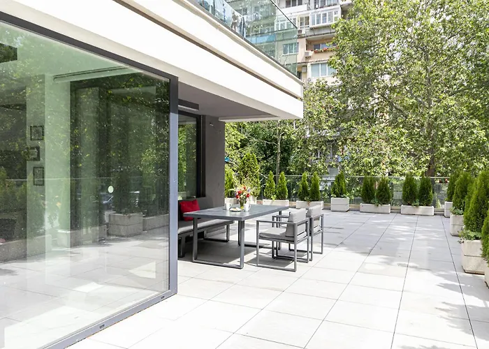 The Terrace Lounge By Rv *